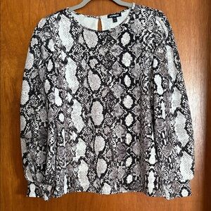 Express Monochrome Snake Print Blouse